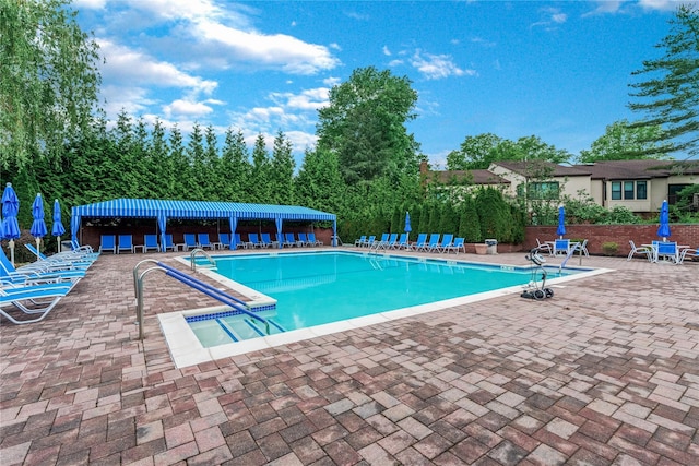 291 Starling Ct, Manhasset, NY 11030 - community pool with a patio area