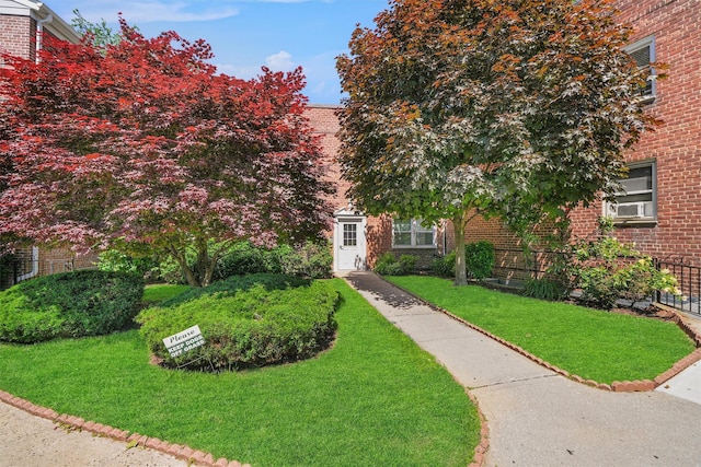 4 Leewood Cir Unit 4L, Eastchester, NY 10709 - view of property's community with a yard