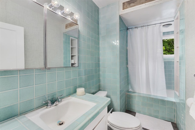 46 Walnut St, Pleasantville, NY 10570 - full bathroom featuring tile walls, toilet, vanity, and tiled shower / bath