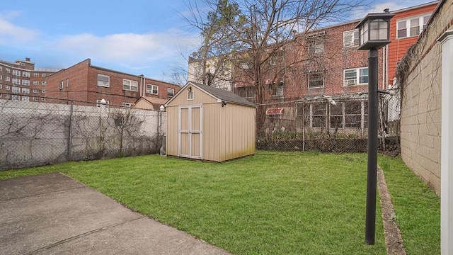 3217 Tenbroeck Ave, Bronx, NY 10469 - view of yard
