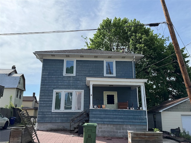 39 Crescent Pl, Middletown, NY 10940 - american foursquare style home with a porch