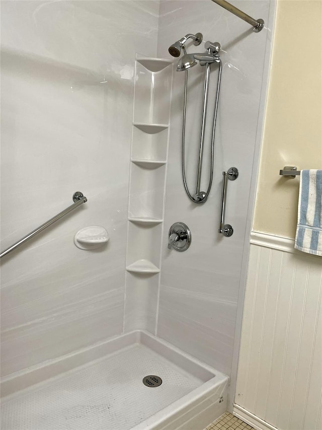 6DEVONCOURT Devon Unit B, Yorktown Heights, NY 10598 - full bathroom with a stall shower and wainscoting