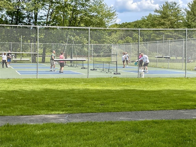 6DEVONCOURT Devon Unit B, Yorktown Heights, NY 10598 - view of tennis court