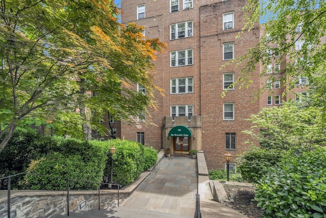 280 Bronxville Rd Unit 5B, Bronxville, NY 10708 - view of apartment building / complex