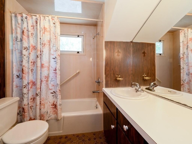 3 Brookland Farms Rd, Poughkeepsie, NY 12601 - full bath featuring toilet, vanity, shower / bath combo with shower curtain, and healthy amount of natural light