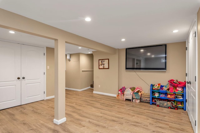 19 Alan Ct, Plainview, NY 11803 - game room featuring light wood finished floors, recessed lighting, and baseboards