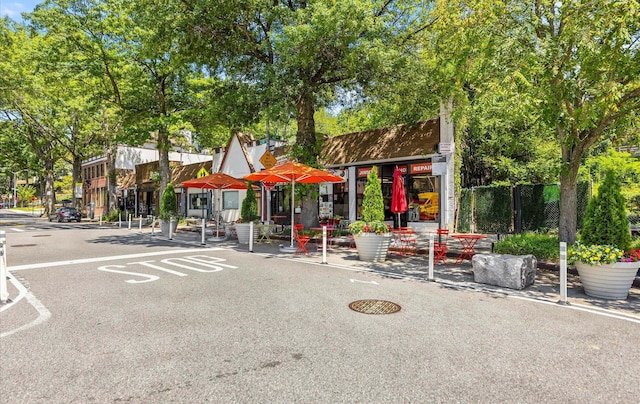 42-30 Douglaston Pkwy Unit 7H, Douglaston, NY 11363 - view of property's community
