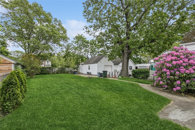 142 Woodhull Ave, Riverhead, NY 11901 - view of yard with a garage