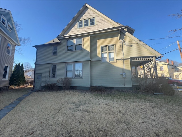 25 E Broome St, Port Jervis, NY 12771 - back of property featuring a yard