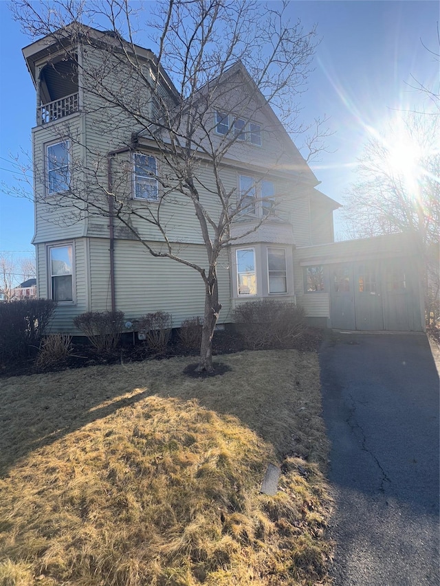 25 E Broome St, Port Jervis, NY 12771 - view of front of house with a front lawn