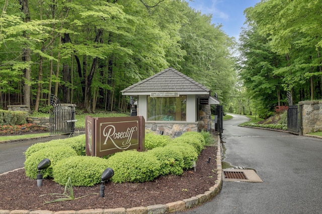 1 Berkley Ct, Briarcliff Manor, NY 10510 - view of community sign