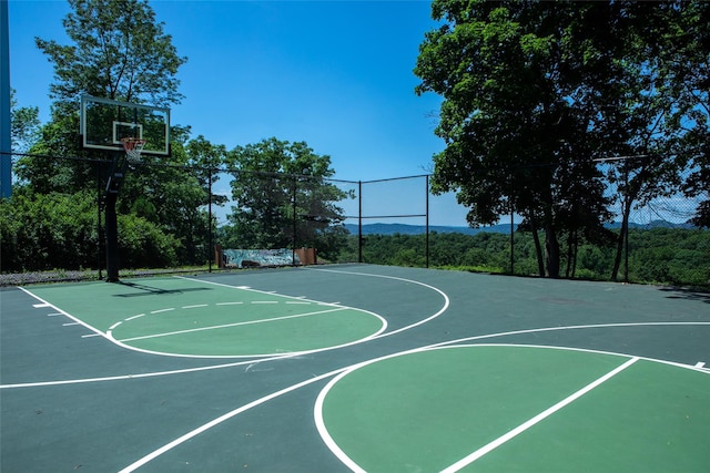1 Berkley Ct, Briarcliff Manor, NY 10510 - view of sport court featuring community basketball court