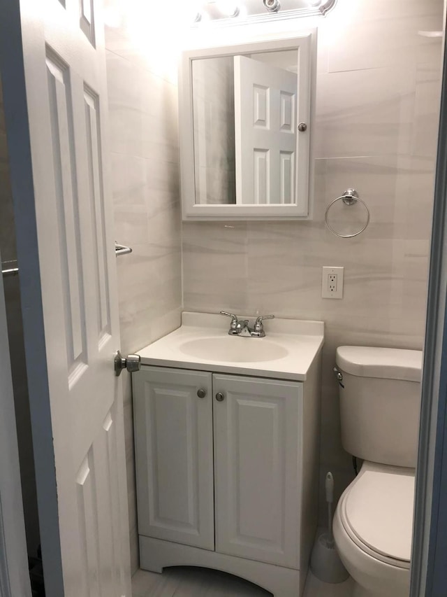 154-02 119th Ave, Jamaica, NY 11434 - half bath featuring vanity and toilet