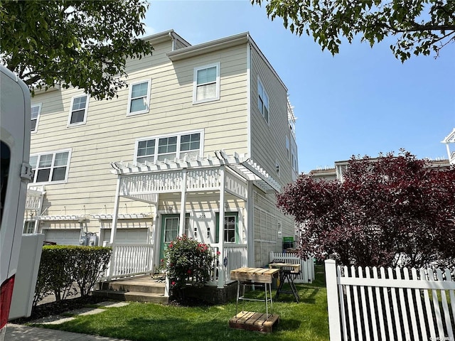 205 Aquatic Pl, Arverne, NY 11692 - view of rear view of house