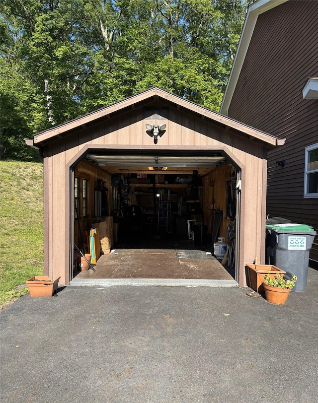 182 Ledge Rd, Kingston, NY 12401 - garage featuring asphalt driveway