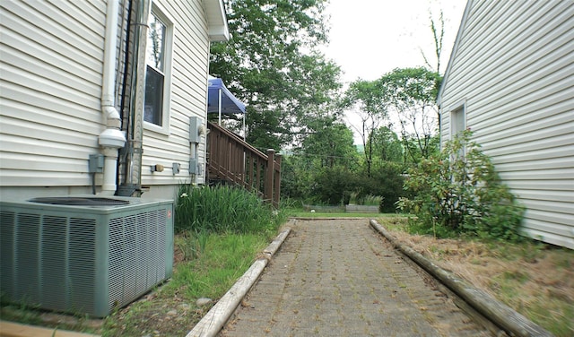 26 Saunders Ln, Wawarsing, NY 12489 - view of yard featuring central AC