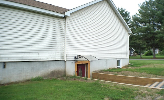 26 Saunders Ln, Wawarsing, NY 12489 - view of home's exterior featuring a yard