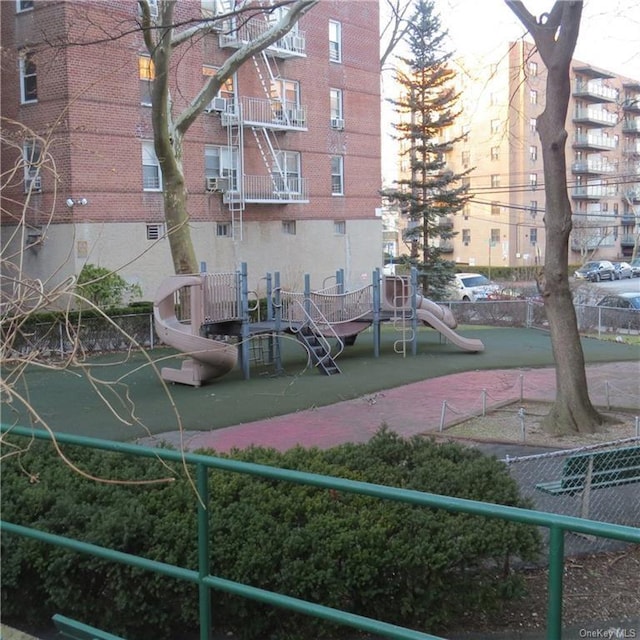 29 Abeel St Unit 6K, Yonkers, NY 10705 - view of communal playground