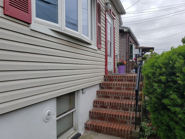 73-20 52nd Rd, Maspeth, NY 11378 - view of side of home