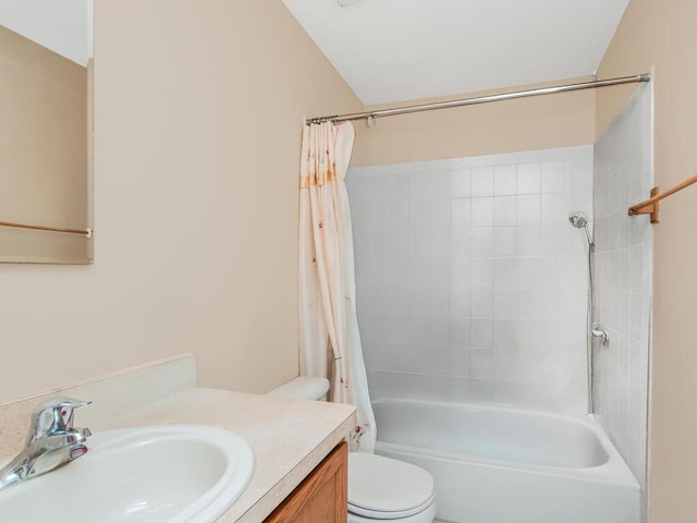 105 Surf Dr Unit 25, Bronx, NY 10473 - full bath featuring shower / bath combination with curtain, toilet, and vanity