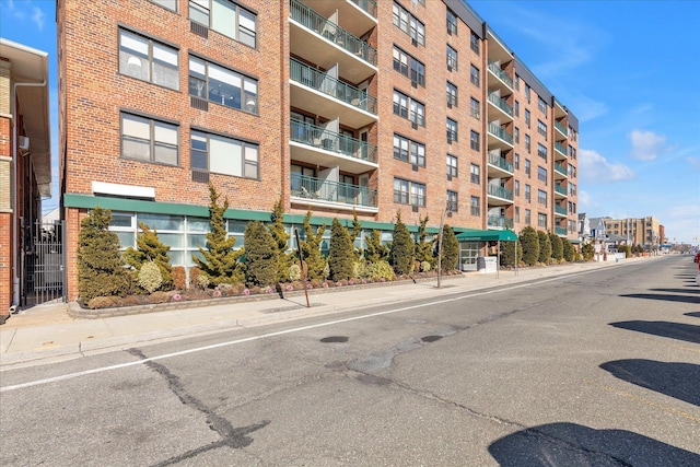 333 E Broadway Unit 1D, Long Beach, NY 11561 - view of apartment building / complex