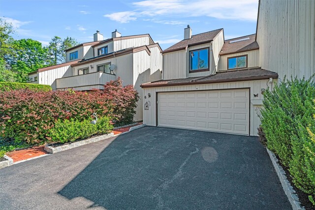 6 Chippewa Ct, Suffern, NY 10901 - townhome / multi-family property with asphalt driveway