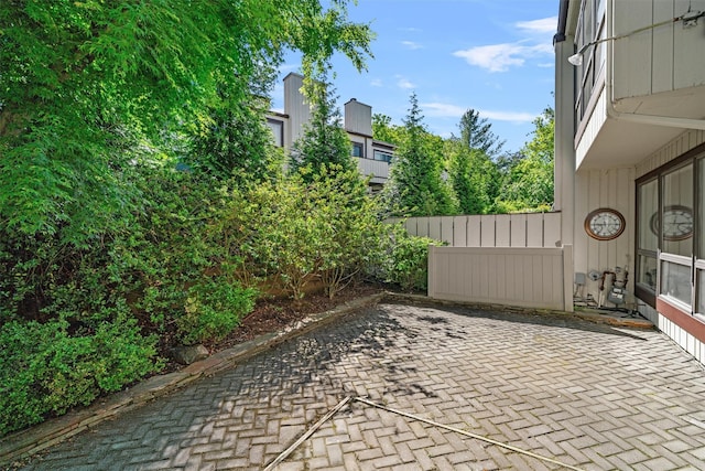 6 Chippewa Ct, Suffern, NY 10901 - view of patio