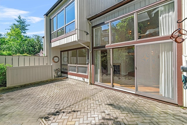 6 Chippewa Ct, Suffern, NY 10901 - back of property featuring a patio area