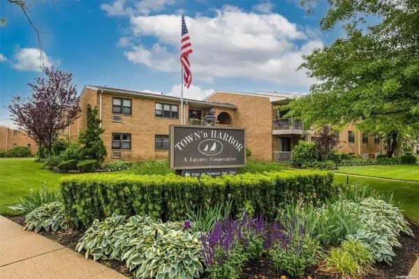 8 Florence Ave Unit 16C, Freeport, NY 11520 - view of community / neighborhood sign