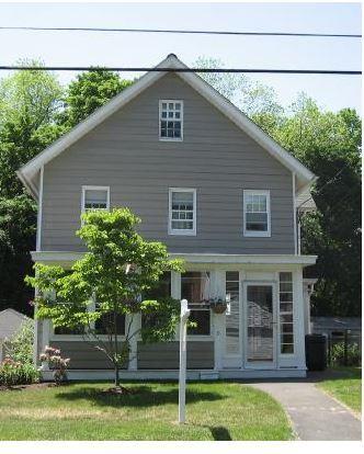 31 Hudson Ave, Stony Point, NY 10980 - rear view of house with a lawn