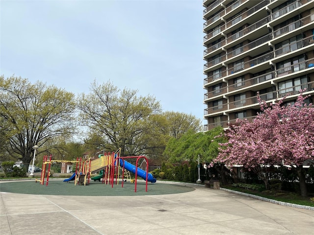 150-38 Union Tpke Unit 4D, Flushing, NY 11367 - view of community playground
