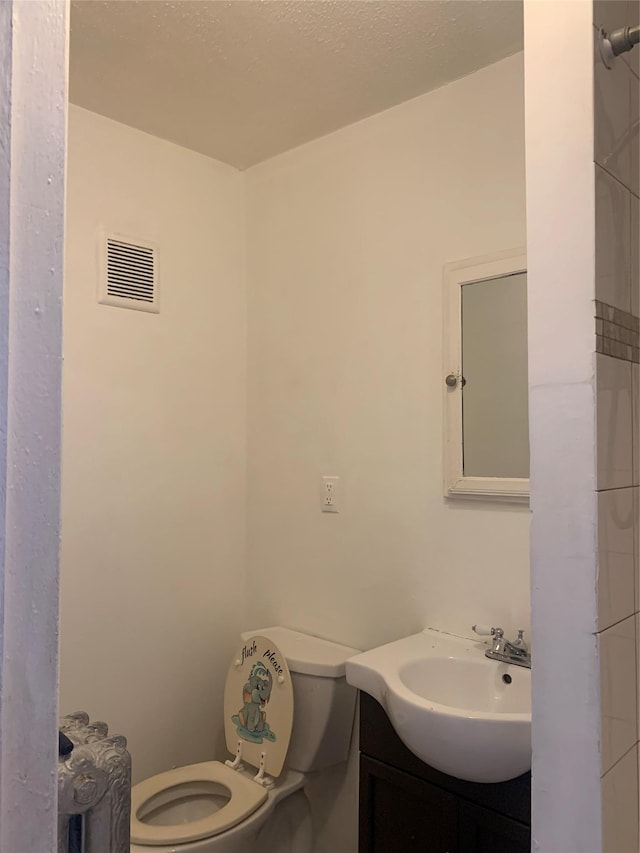 199 Lincoln Ave, Brooklyn, NY 11208 - bathroom with toilet and vanity