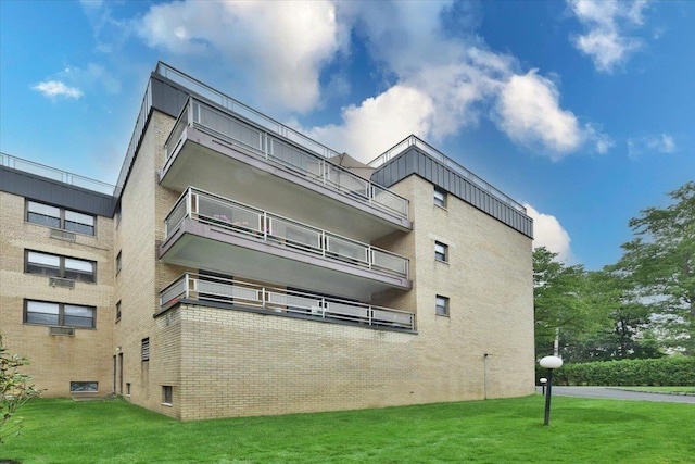 40 Stoner Ave Unit 1-I, Great Neck, NY 11021 - view of building exterior