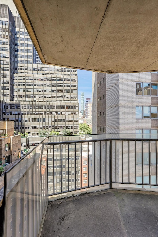 211 E 46th St Unit 14E, New York Manhattan, NY 10017 - balcony with a city view