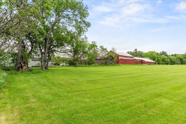 4248 Western Tpke, Call Listing Agent, NY 12009 - view of grassy yard featuring an outdoor structure and a barn