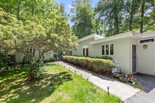 6 Harbor Hill Dr, Lloyd Harbor, NY 11743 - view of grassy yard