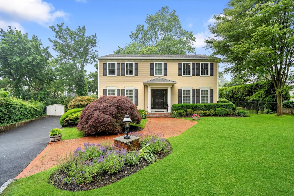 47 Homewood Pl, Manhasset, NY 11030 - photo 1