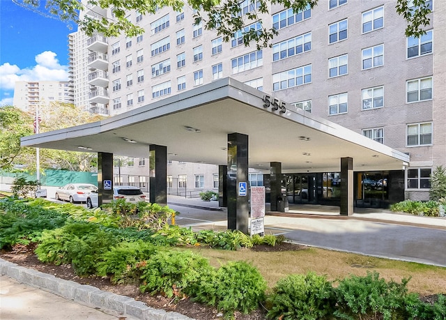 555 Kappock St Unit 17D, Bronx, NY 10463 - view of apartment building / complex