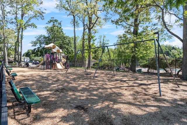 2B Kings Unit 2B, Mohegan Lake, NY 10547 - view of community play area