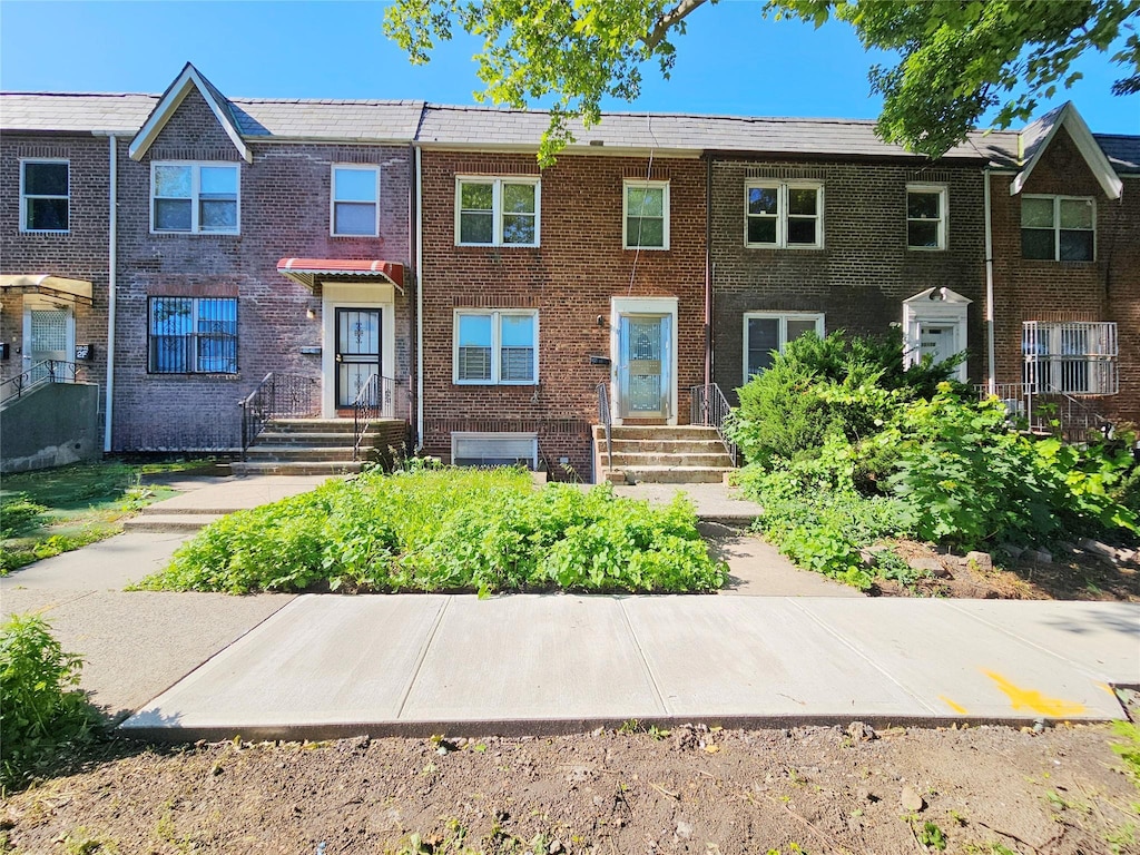 13518 Horace Harding Expy, Flushing, NY 11367 - photo 1