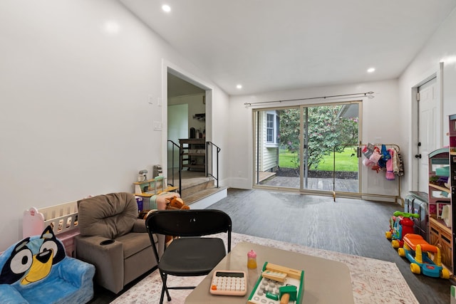 323 Harris Rd, Monticello, NY 12701 - living area featuring wood finished floors, recessed lighting, vaulted ceiling, and baseboards