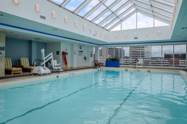 5 Renaissance Sq Unit 17B, White Plains, NY 10601 - view of indoor pool