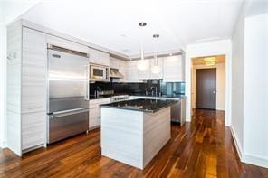 5 Renaissance Sq Unit 17B, White Plains, NY 10601 - photo 4