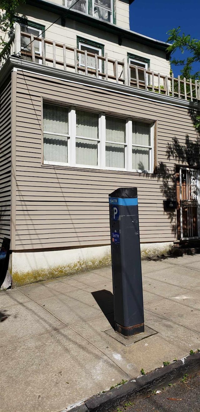 378 Saint Marks, Staten Island, NY 10301 - view of side of home