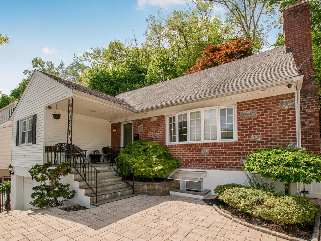 156 Homewood Ave, Yonkers, NY 10701 - photo 1