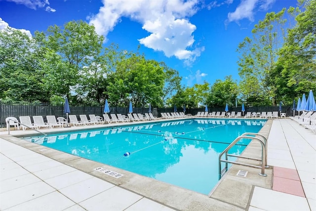 3135 Johnson Ave Unit 9A, Bronx, NY 10463 - community pool with a patio