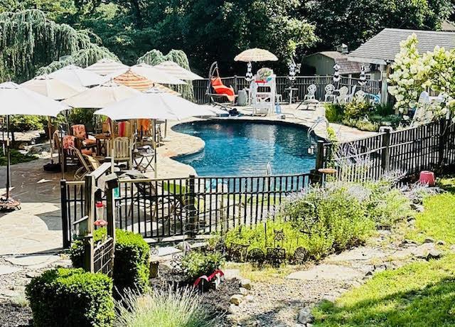 55 Buckberg Mountain Rd, Tomkins Cove, NY 10986 - community pool with a patio