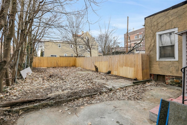 305 Union Ave, New Rochelle, NY 10801 - view of yard
