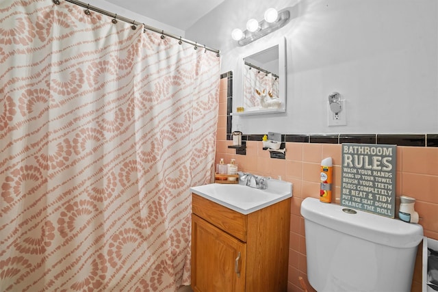 35 Lawrence Dr Unit A, White Plains, NY 10603 - full bathroom featuring vanity, tile walls, toilet, and a shower with shower curtain