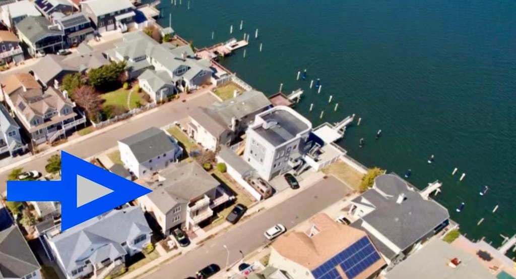 85 Dalton St, Long Beach, NY 11561 - view of property location featuring nearby suburban area and a large body of water